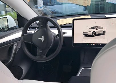 Tesla Model Y 4x4 2022 3