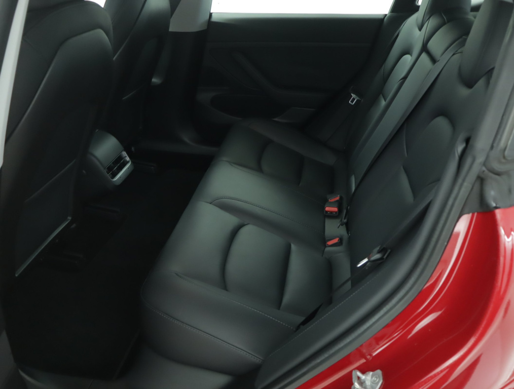 Tesla Model 3 2020 12