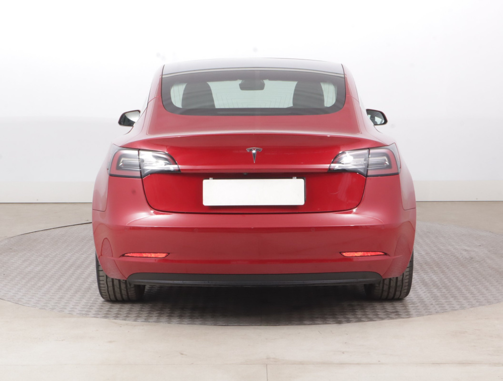 Tesla Model 3 2020 6