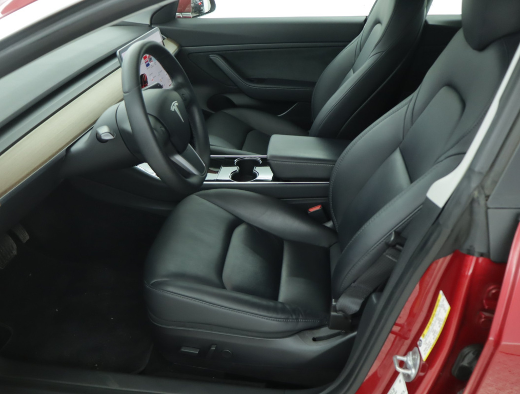 Tesla Model 3 2020 13
