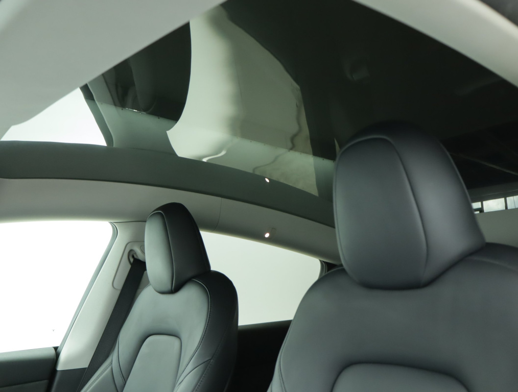 Tesla Model Y 4x4 2023 20