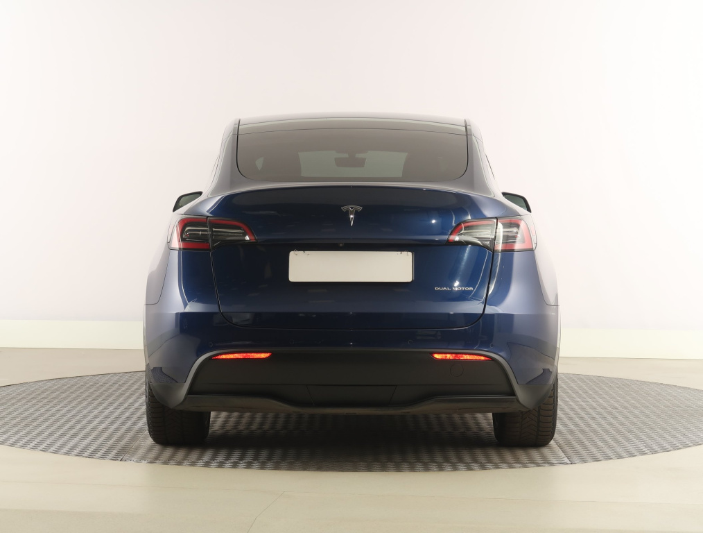 Tesla Model Y 4x4 2022 6