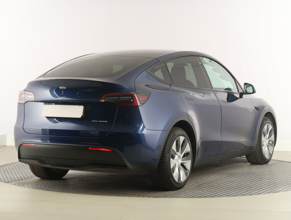 Tesla Model Y 4x4 2022 7