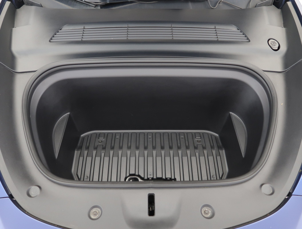 Tesla Model Y 4x4 2022 18