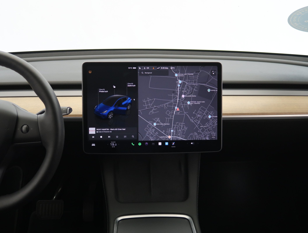 Tesla Model Y 4x4 2022 14