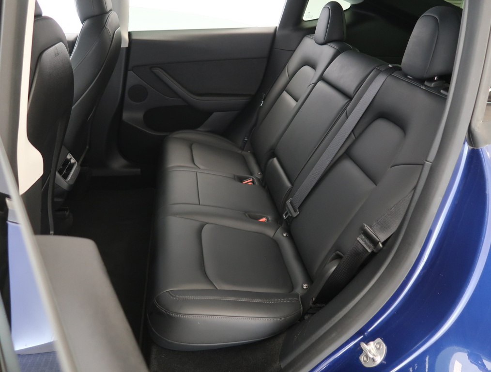 Tesla Model Y 4x4 2022 12