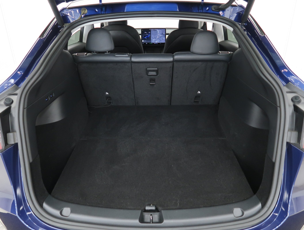 Tesla Model Y 4x4 2022 16