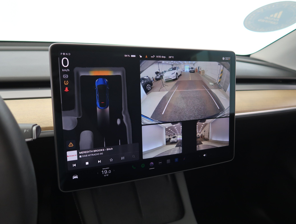 Tesla Model Y 4x4 2022 19