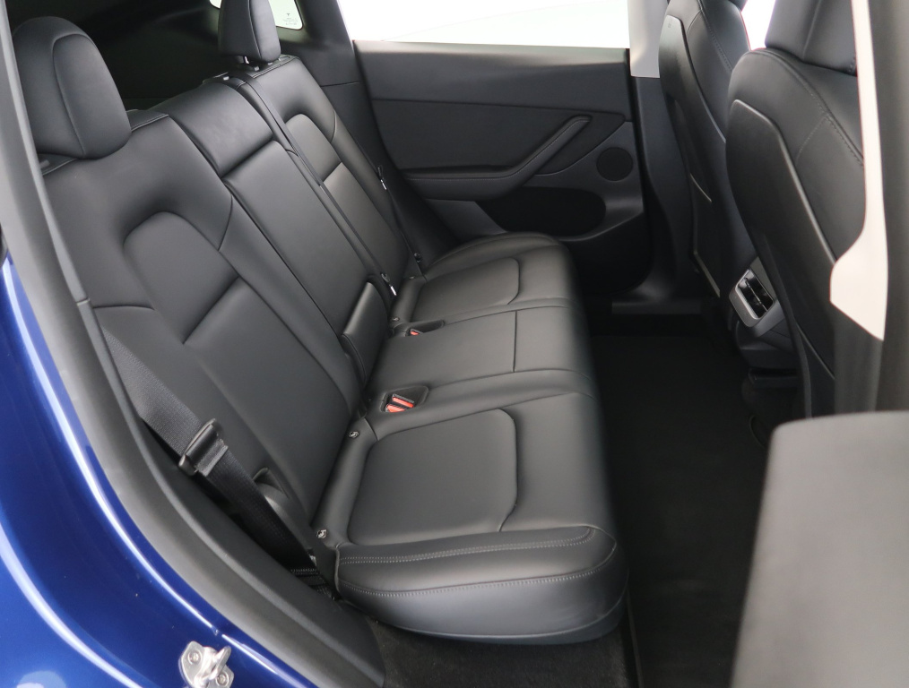 Tesla Model Y 4x4 2022 11