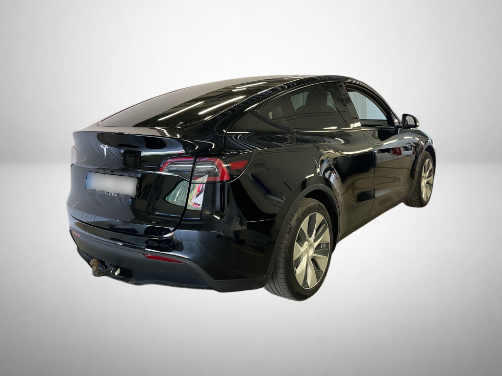 Tesla Model Y 2023 2