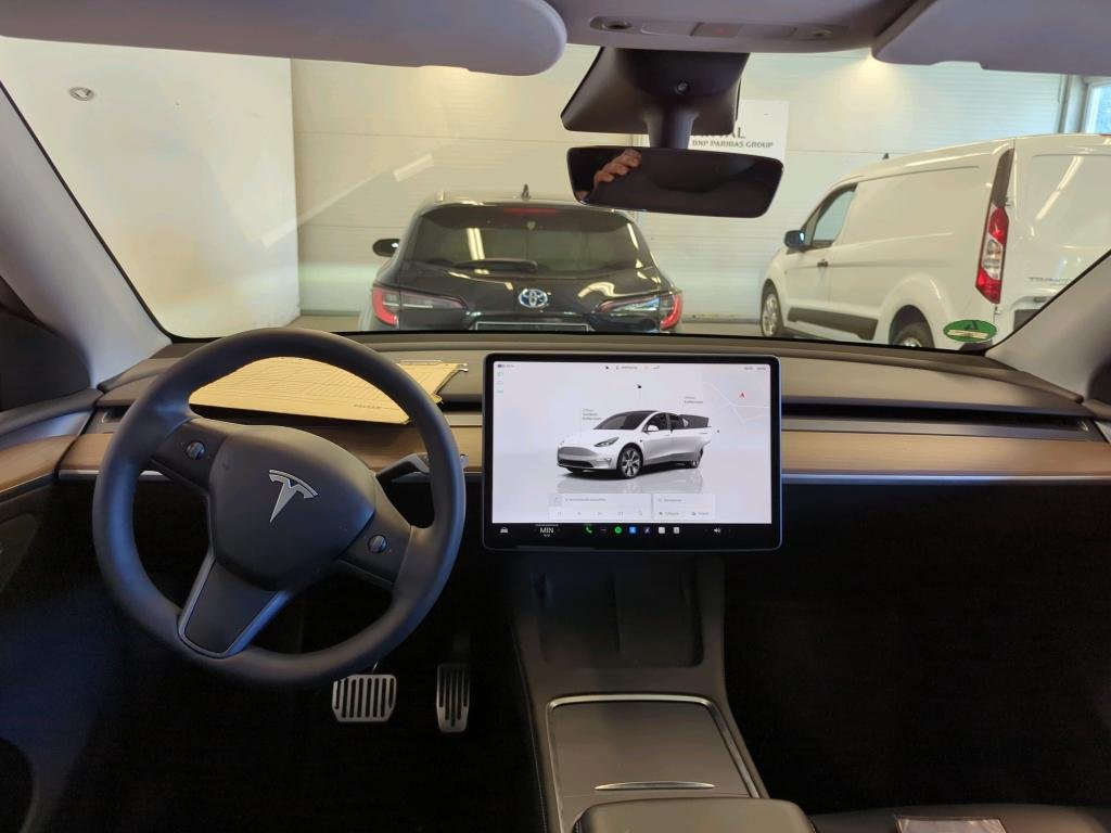 Tesla Model Y 4x4 2023 3