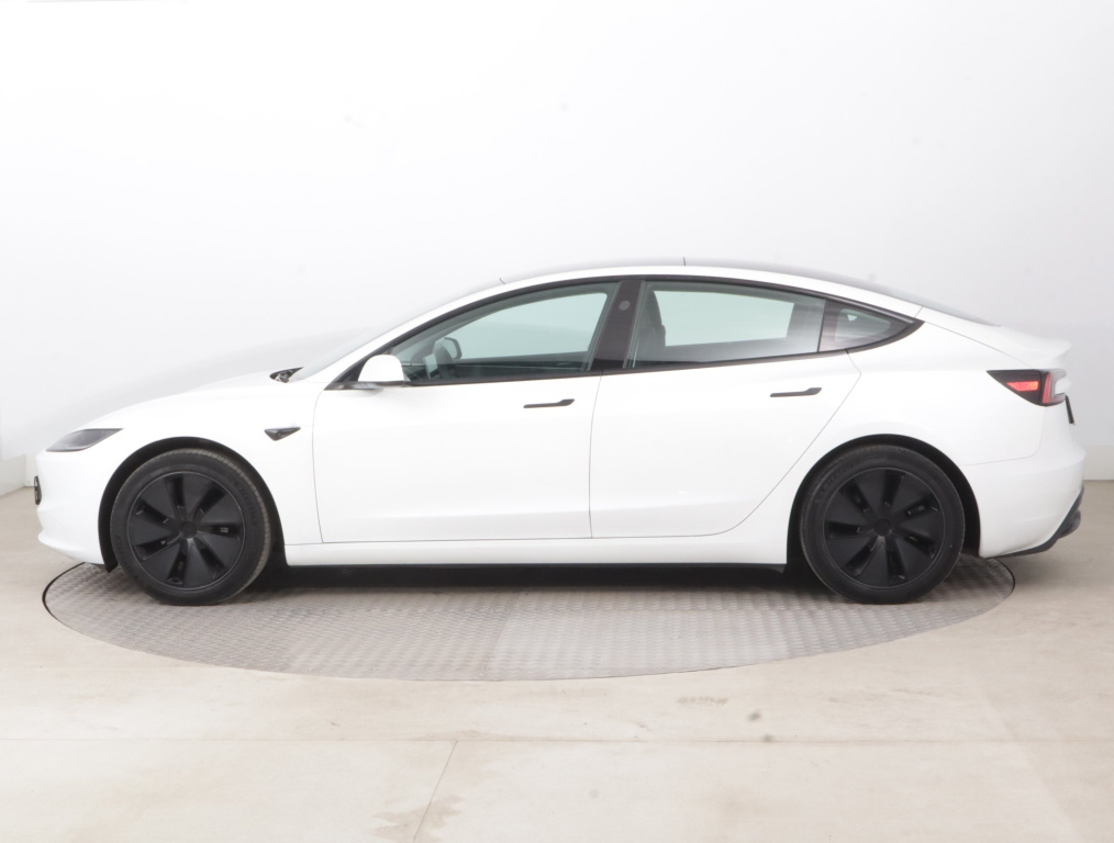 Tesla Model 3 2023 4