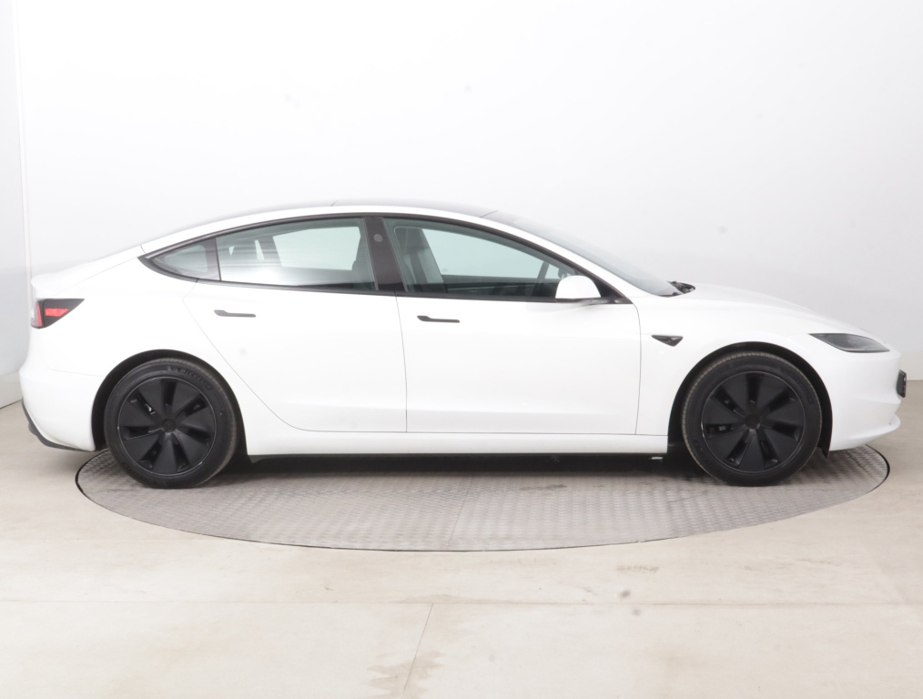 Tesla Model 3 2023 8