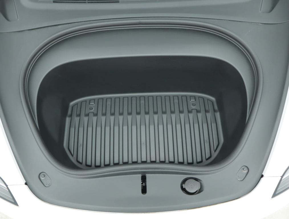 Tesla Model 3 2023 18