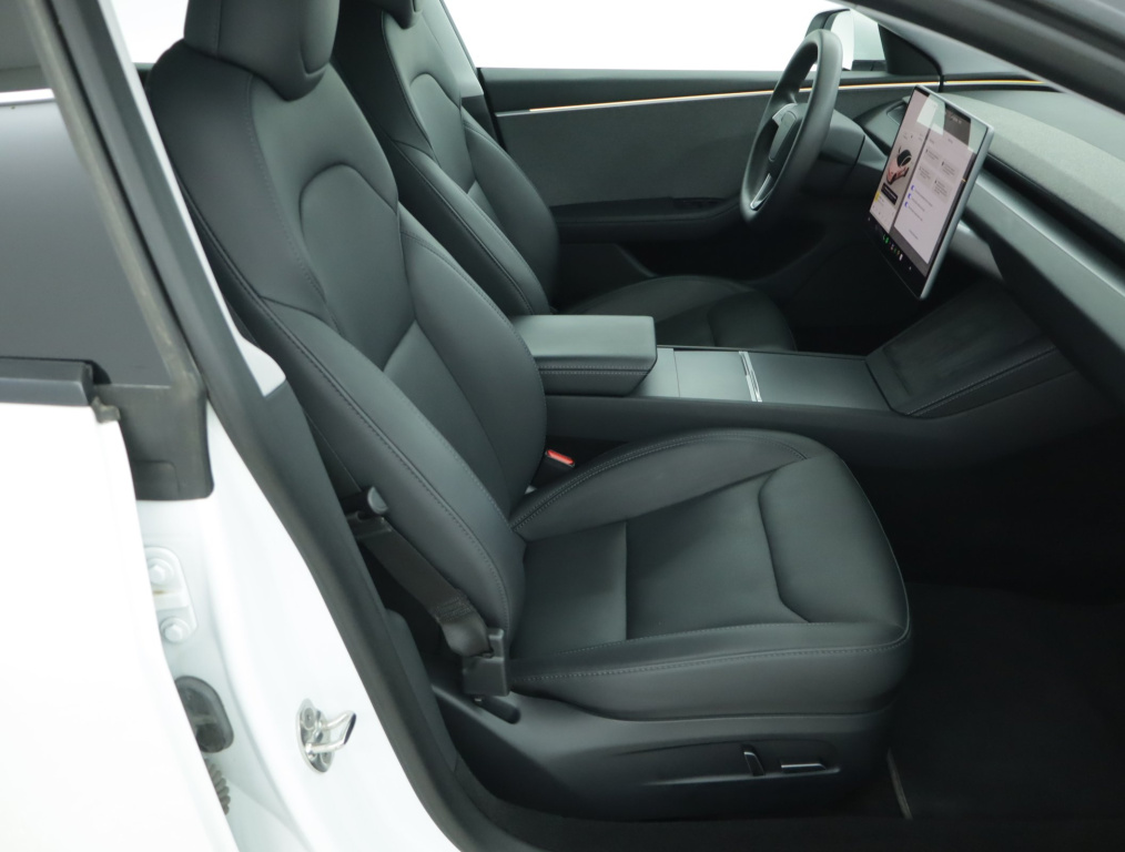 Tesla Model 3 2023 10
