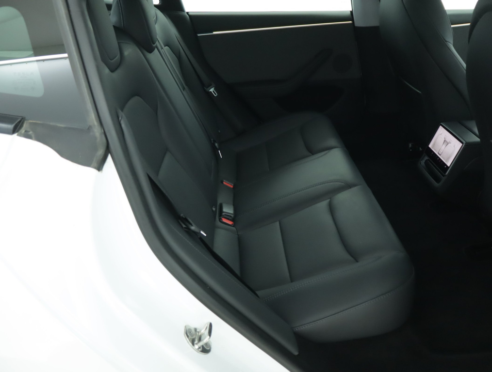Tesla Model 3 2023 11