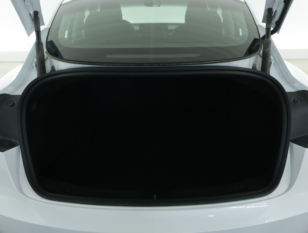 Tesla Model 3 2023 17