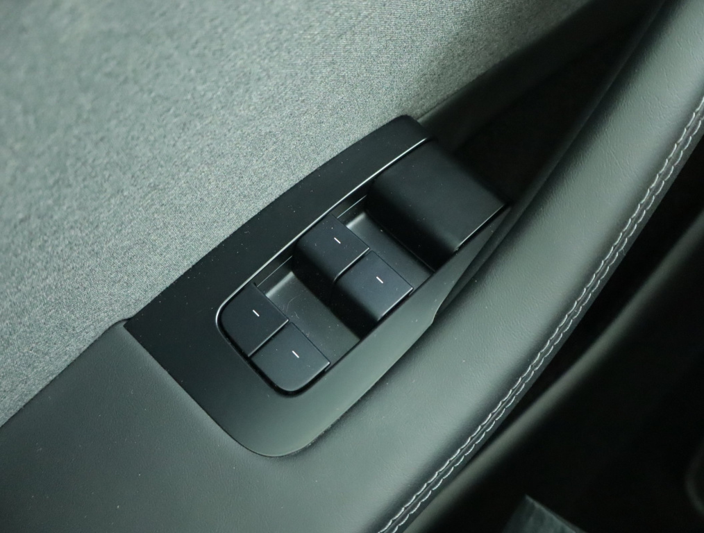 Tesla Model 3 2023 21