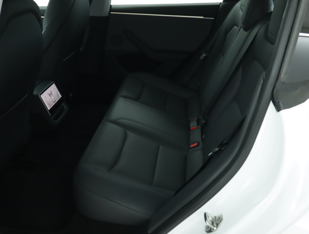 Tesla Model 3 2023 12