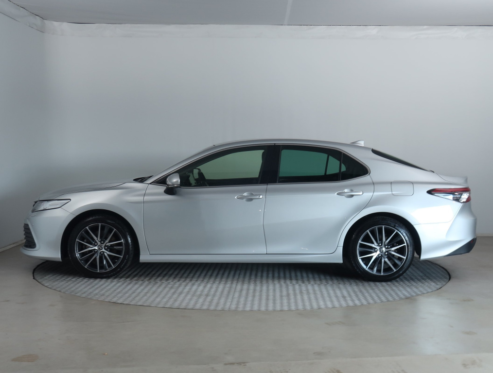 Toyota Camry 2.5 Hybrid 2022 4