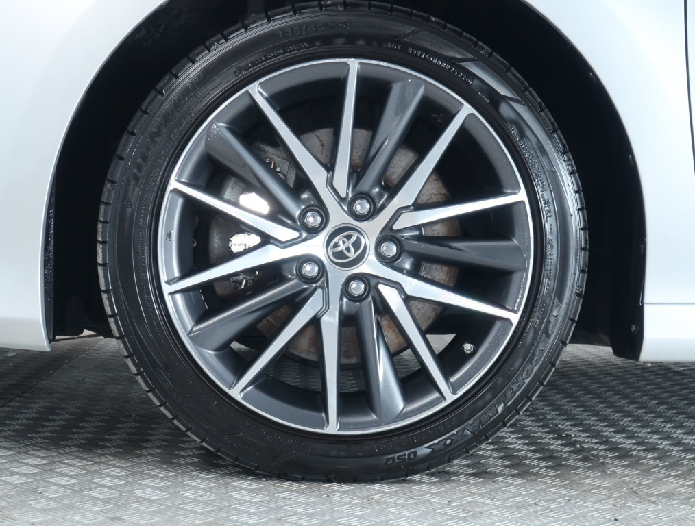 Toyota Camry 2.5 Hybrid 2022 18