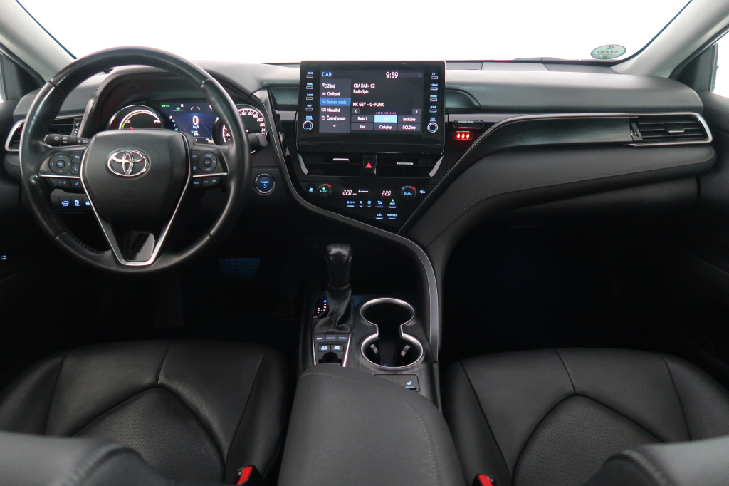 Toyota Camry 2.5 Hybrid 2022 9