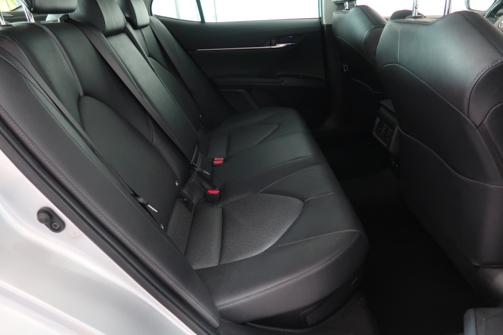 Toyota Camry 2.5 Hybrid 2022 11