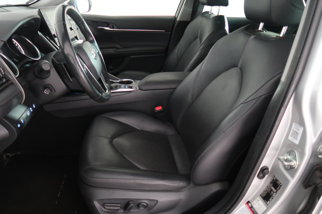 Toyota Camry 2.5 Hybrid 2022 13