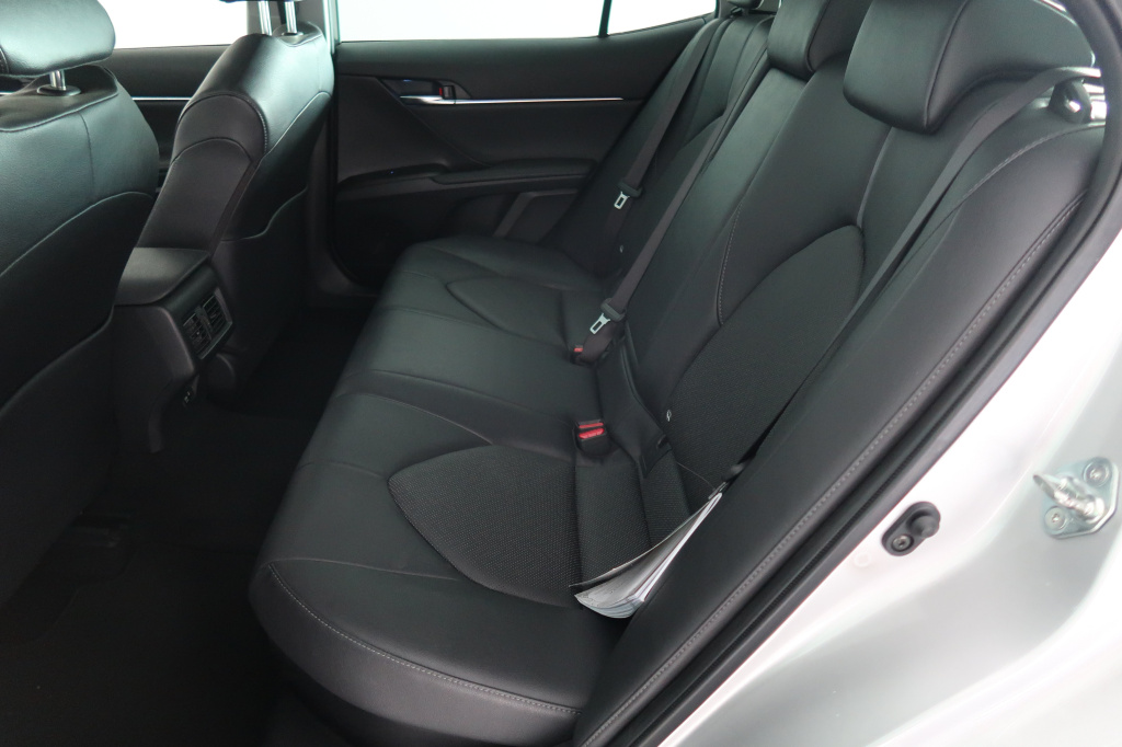 Toyota Camry 2.5 Hybrid 2022 12