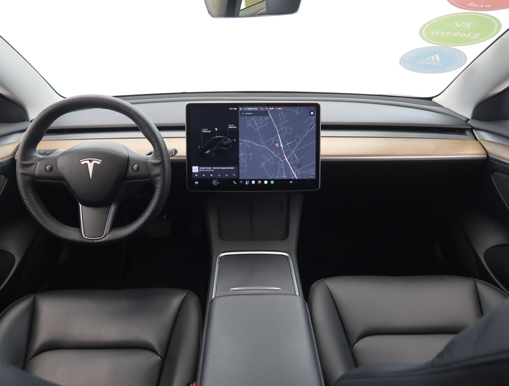 Tesla Model 3 2021 9