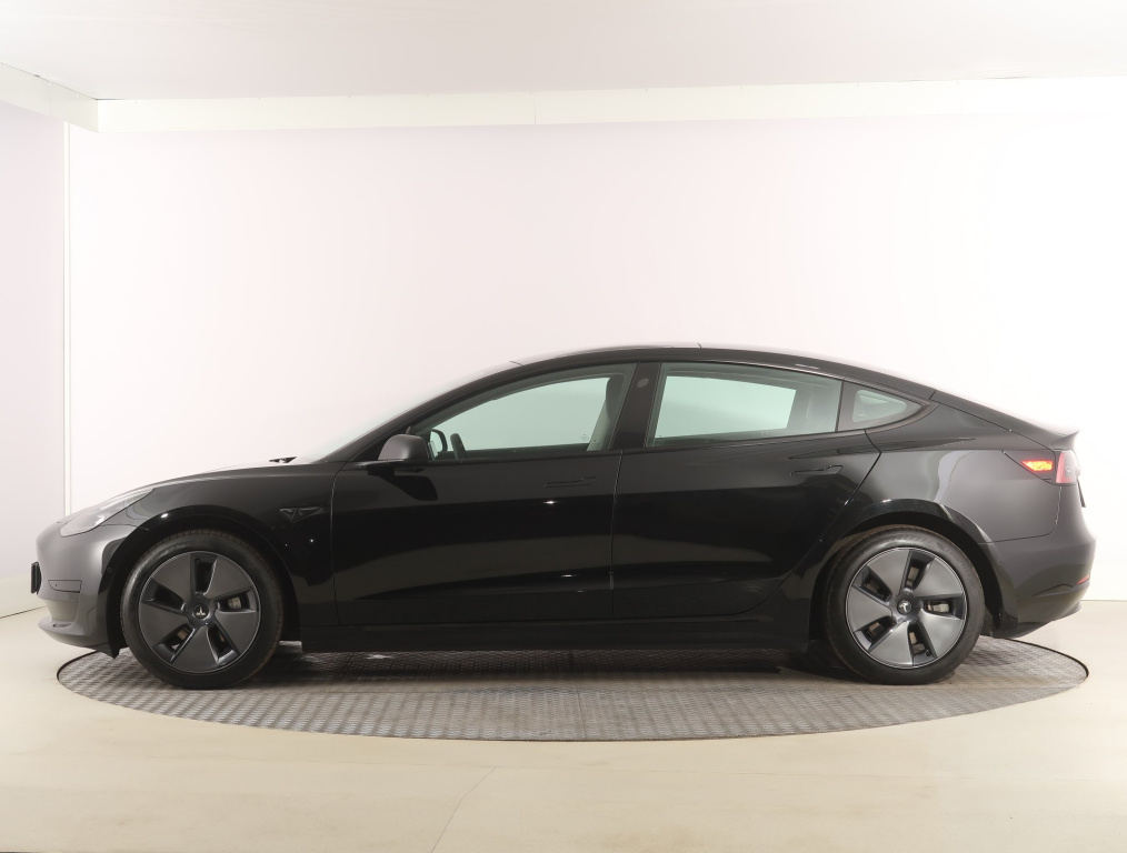 Tesla Model 3 2021 4