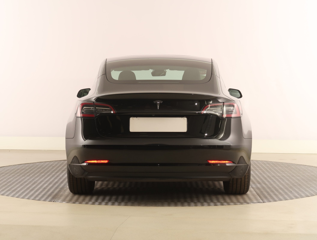 Tesla Model 3 2021 6
