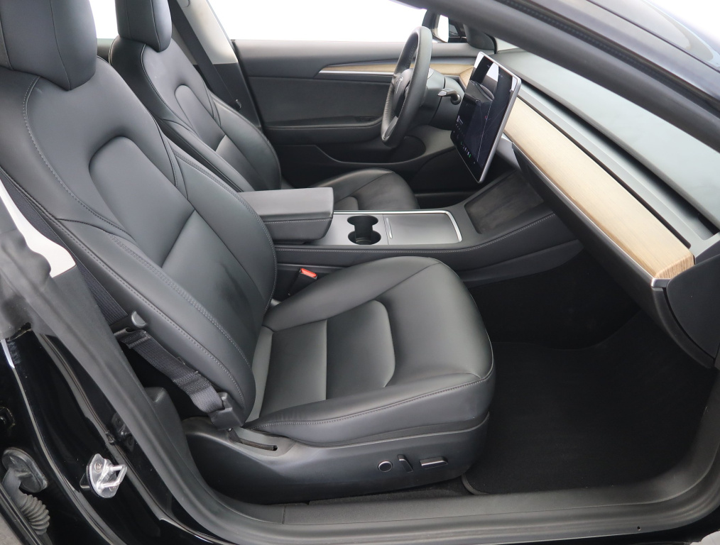Tesla Model 3 2021 10
