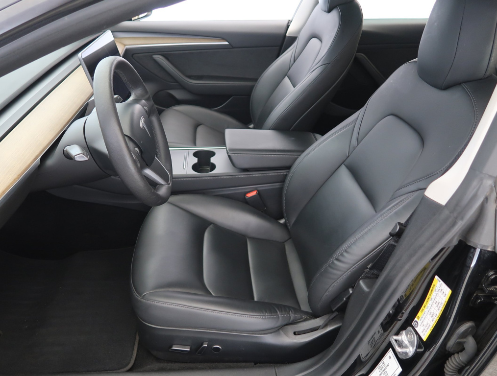 Tesla Model 3 2021 13