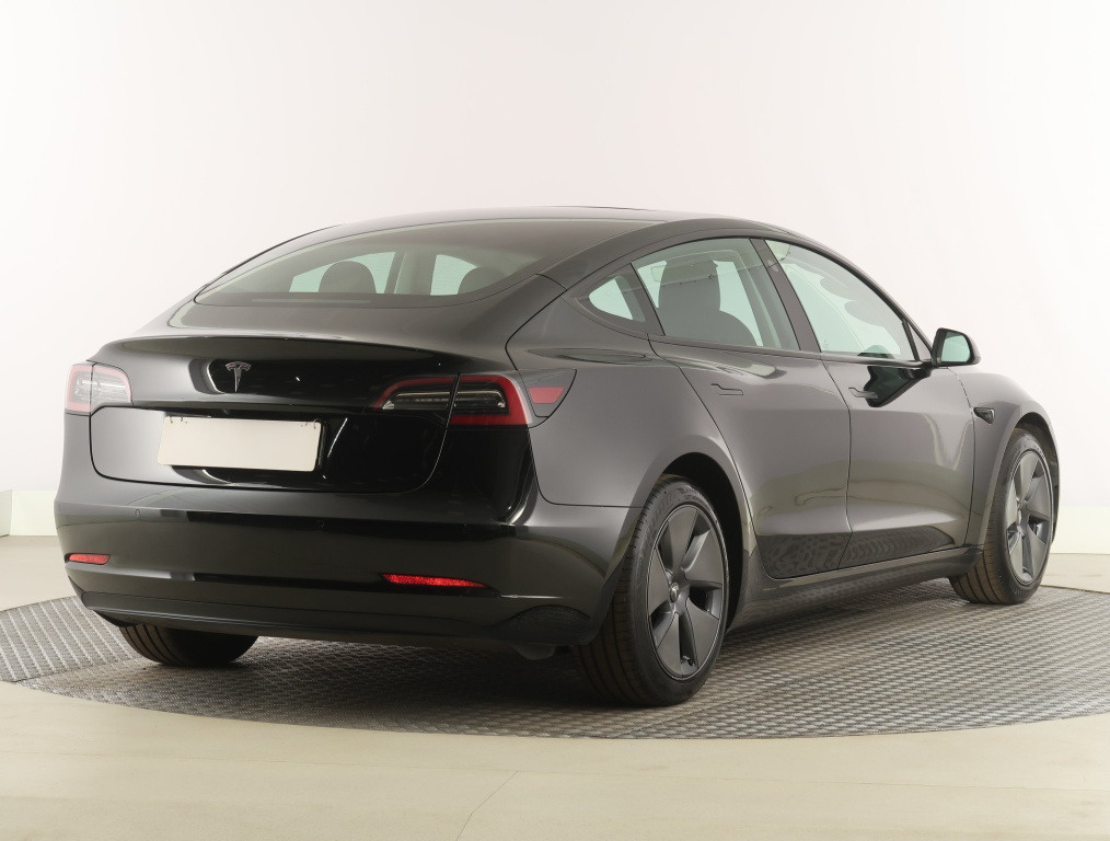 Tesla Model 3 2021 7