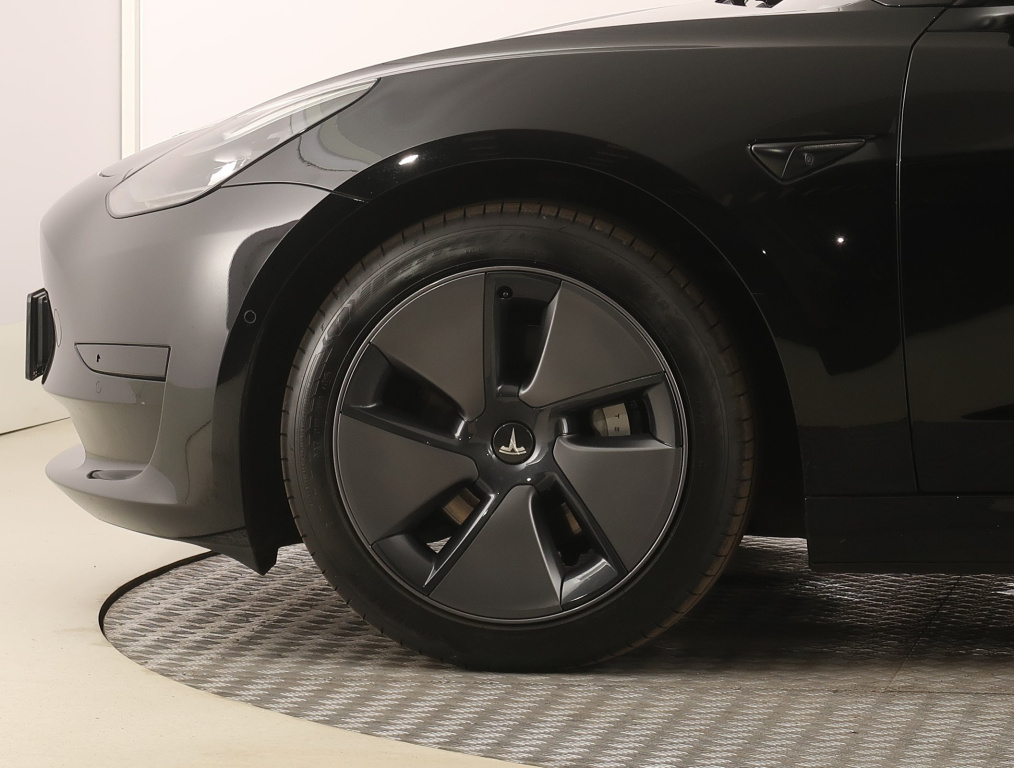 Tesla Model 3 2021 17