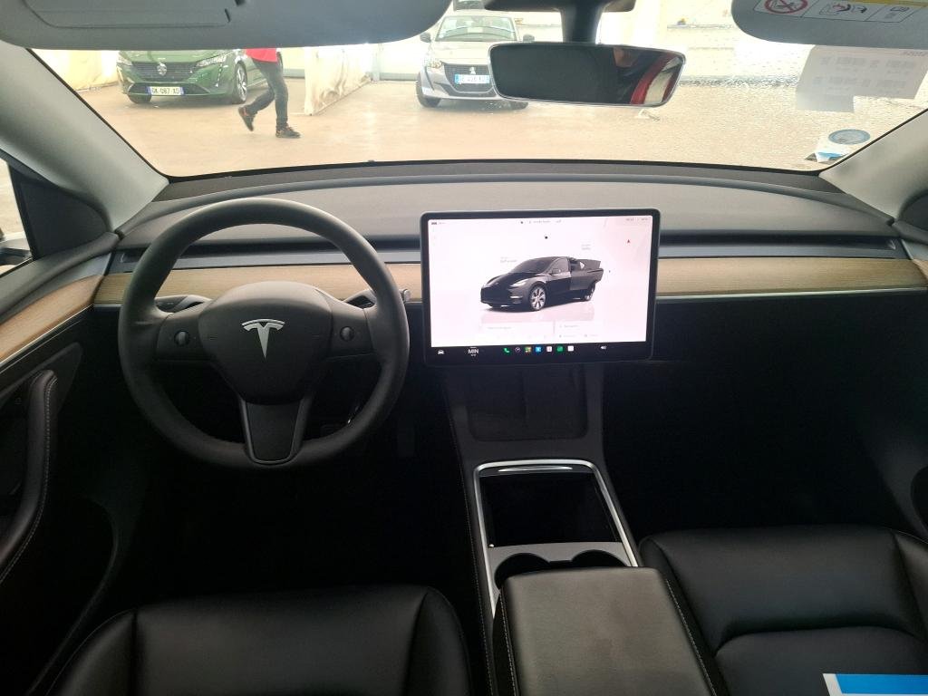 Tesla Model Y 4x4 2023 3