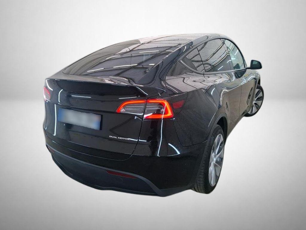 Tesla Model Y 4x4 2023 2