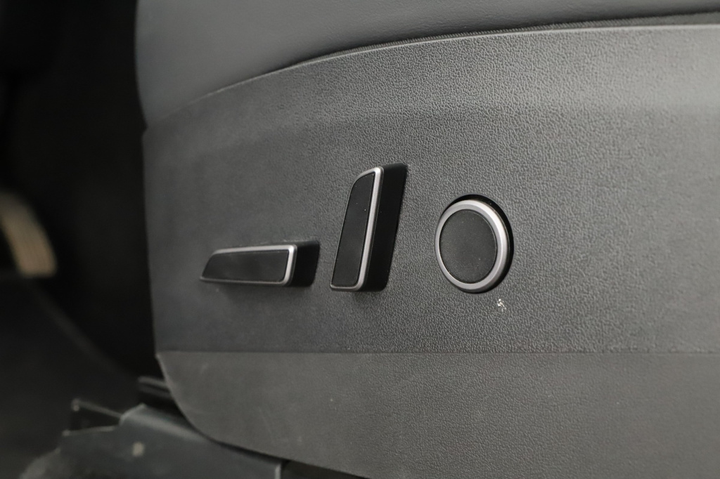 Tesla Model Y 4x4 2023 9