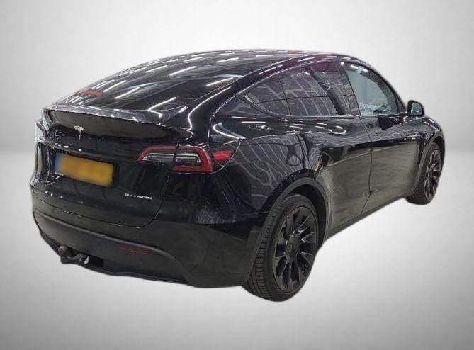 Tesla Model Y 4x4 2023 2