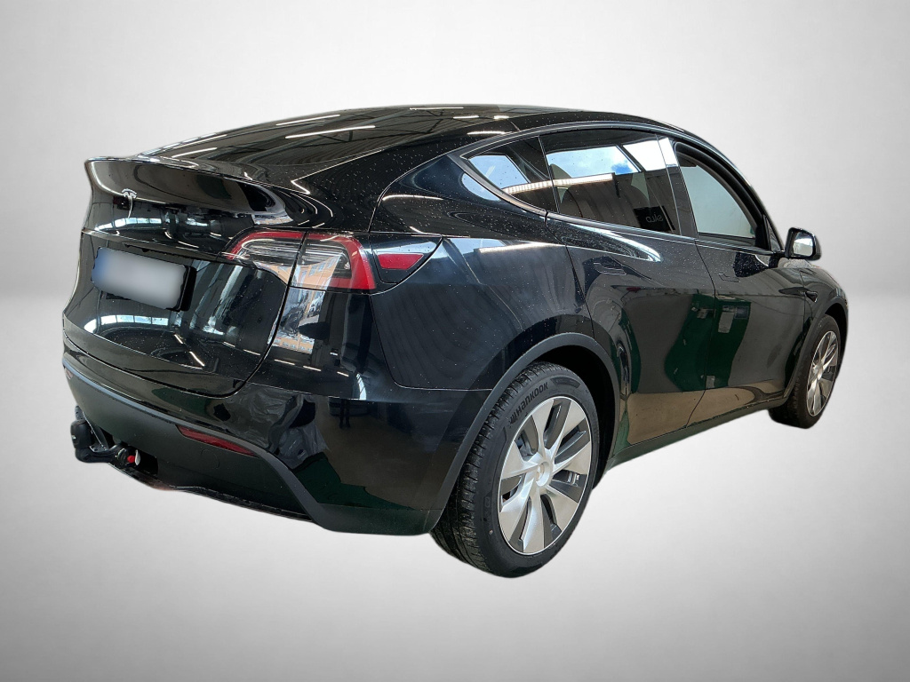 Tesla Model Y 2023 2