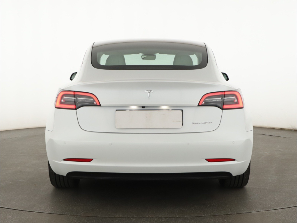 Tesla Model 3 4x4 2020 6