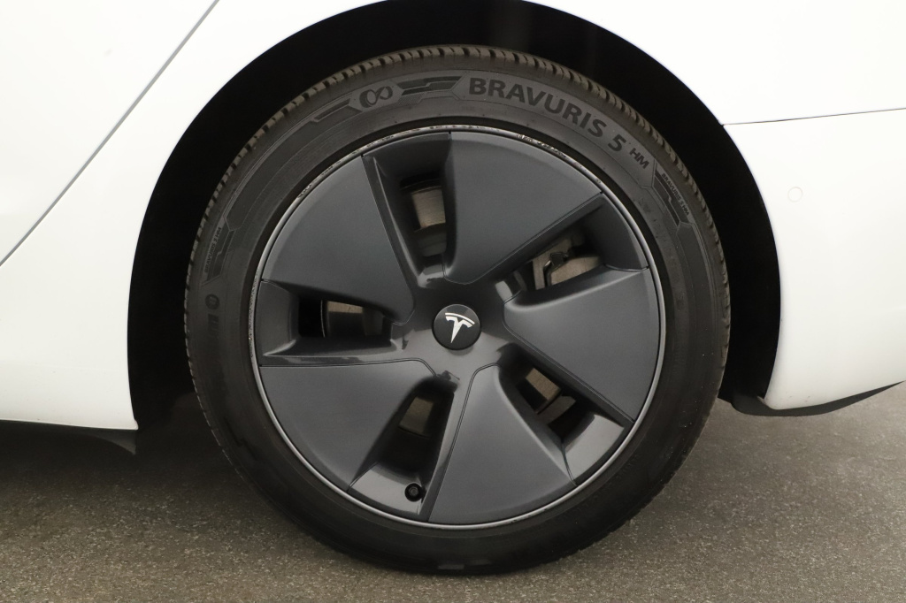 Tesla Model 3 4x4 2020 18