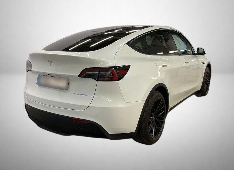 Tesla Model Y 4x4 2023 2