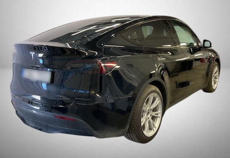 Tesla Model Y 2023 2