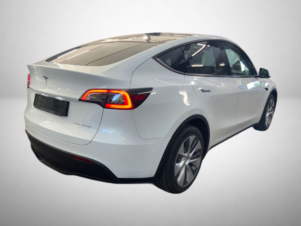 Tesla Model Y 4x4 2023 2