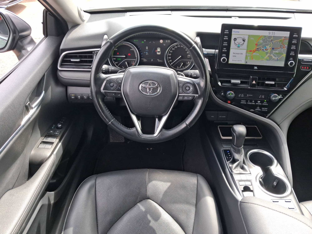 Toyota Camry 2.5 Hybrid 2024 3