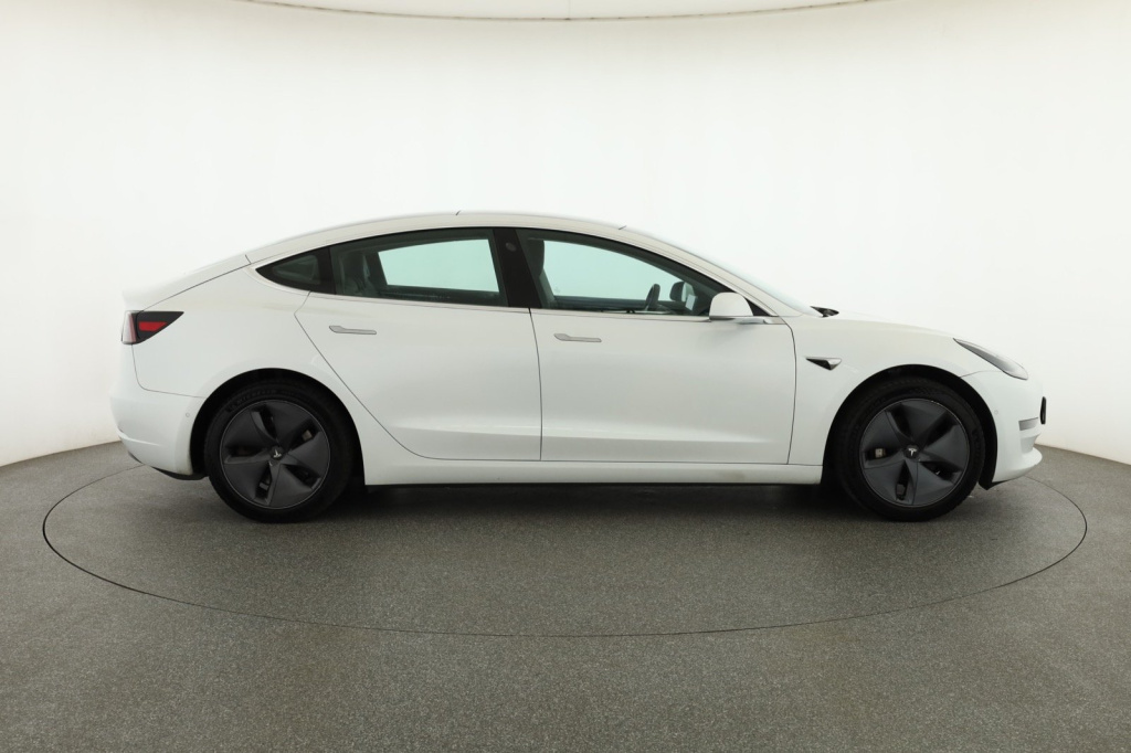 Tesla Model 3 2019 8