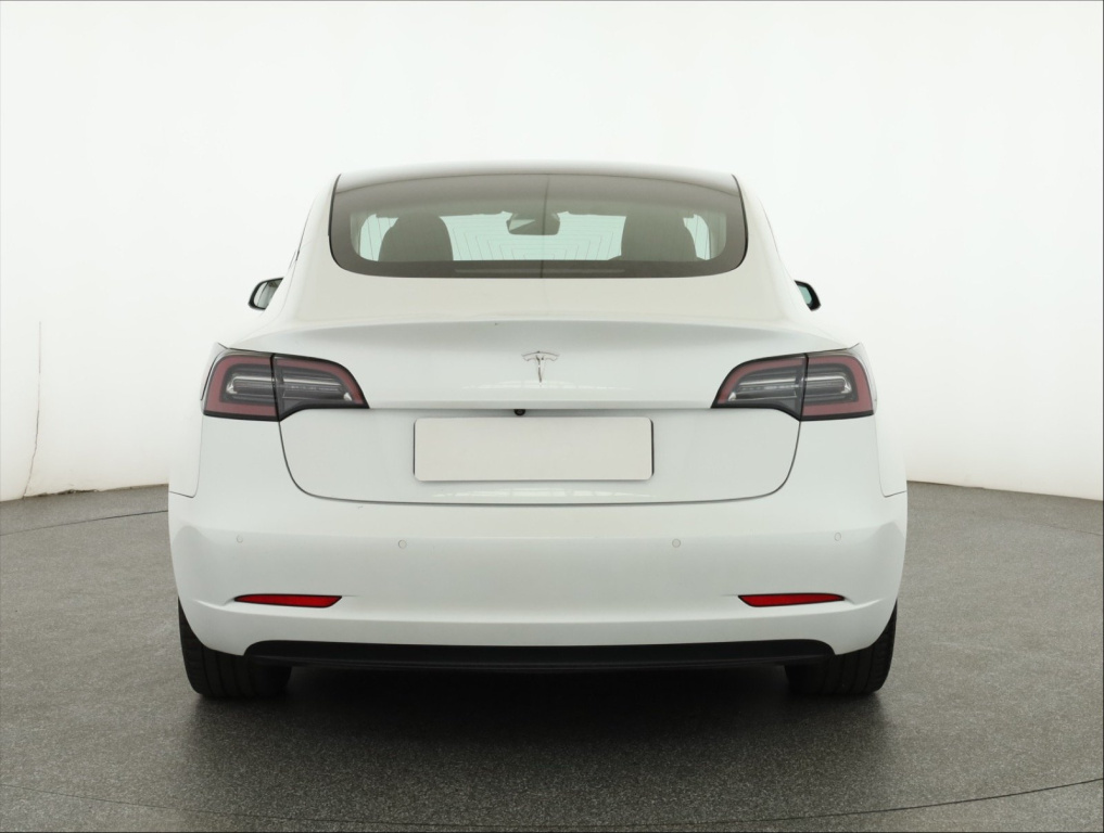 Tesla Model 3 2019 6