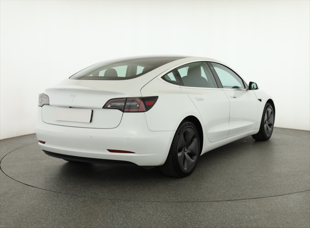 Tesla Model 3 2019 7